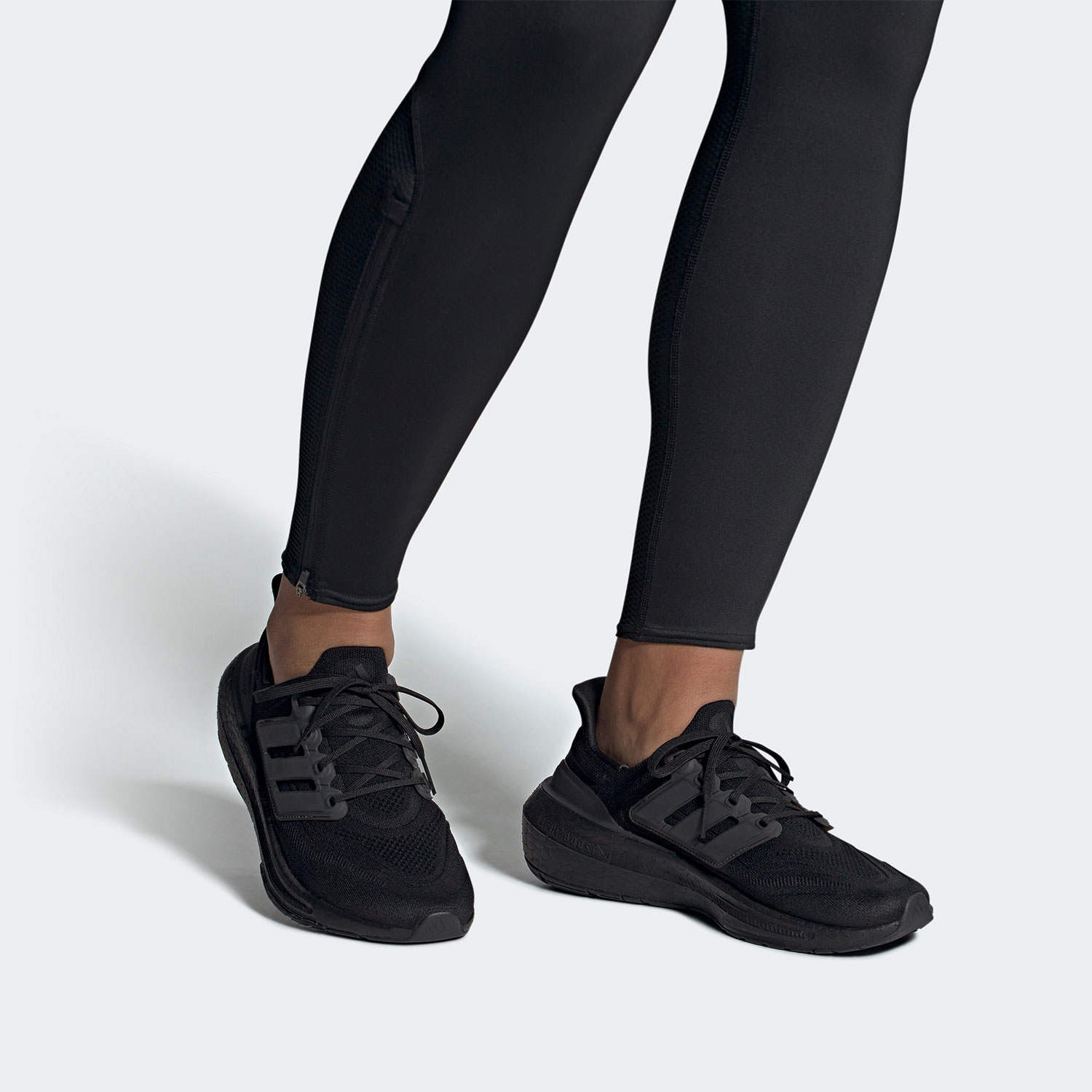 Дышащие кроссовки Adidas Authe – обзор и цена Adidas Shoes Ultraboost Light